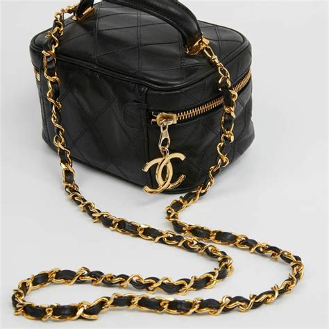 chanel vintage vanity case review|Chanel sac vanity price.